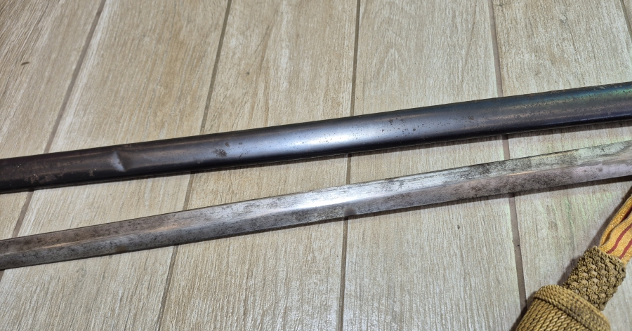 ORİJİNAL PÜSKÜLÜYLE UZUN TİP ALLAH BİZİMLE YAZILI SUBAY KILICI