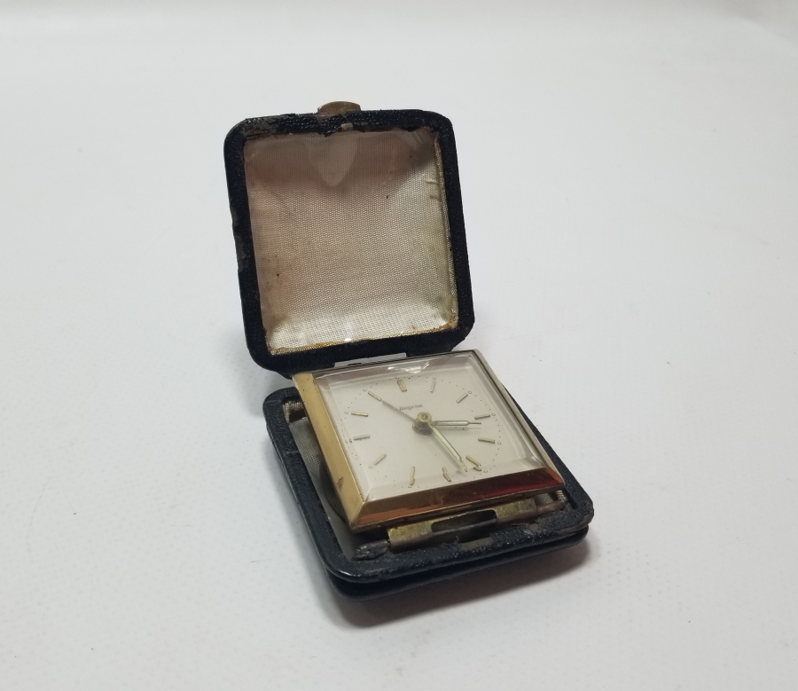 DUGENA MARKA ANTİKA KURMALI SEYAHAT SAATİ