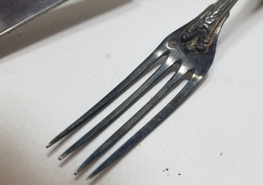 ORİJİNAL KUTUSUNDA TUĞRALI ÇATAL - KAŞIK - BIÇAK SETİ