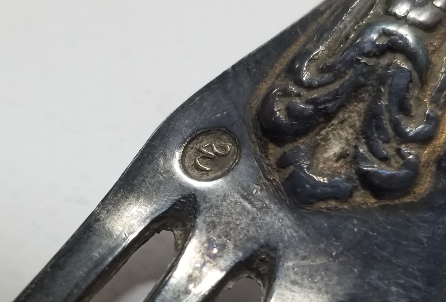 ORİJİNAL KUTUSUNDA TUĞRALI ÇATAL - KAŞIK - BIÇAK SETİ