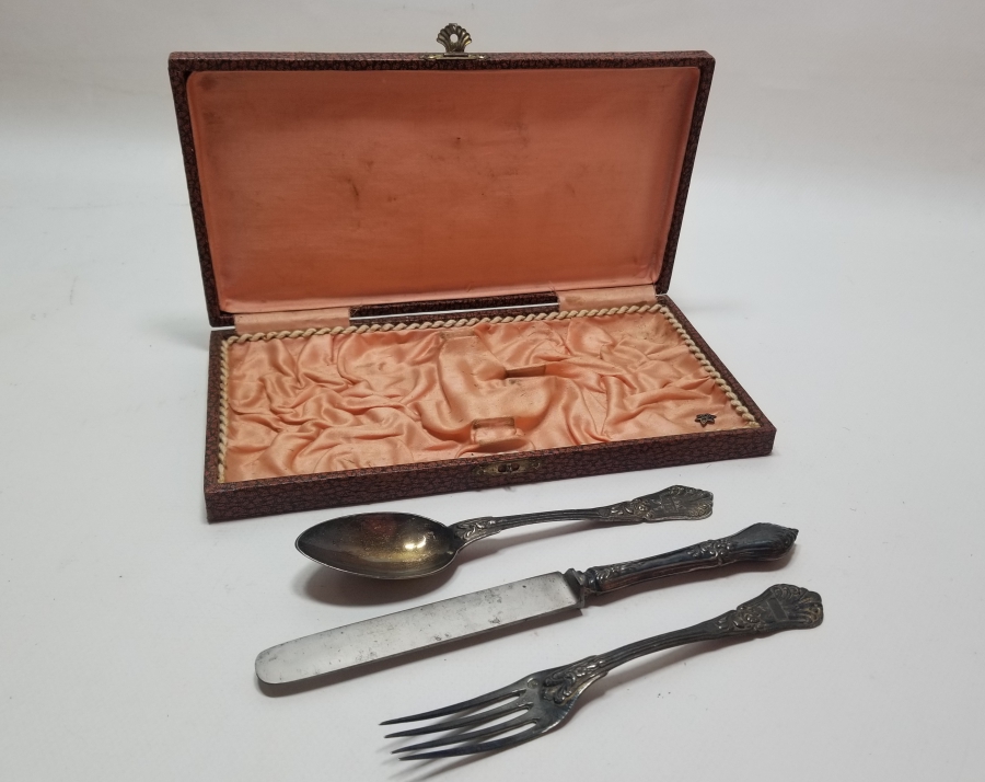 ORİJİNAL KUTUSUNDA TUĞRALI ÇATAL - KAŞIK - BIÇAK SETİ