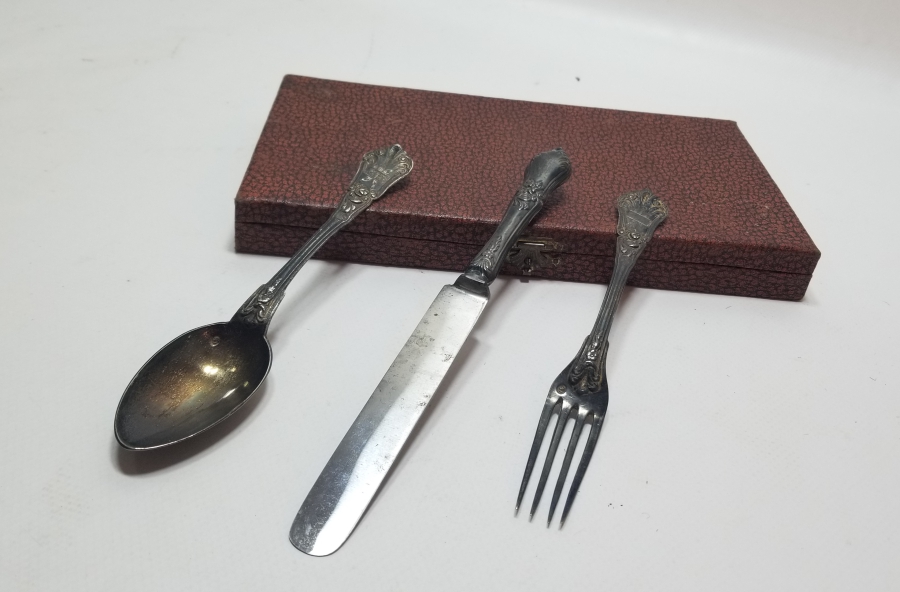 ORİJİNAL KUTUSUNDA TUĞRALI ÇATAL - KAŞIK - BIÇAK SETİ