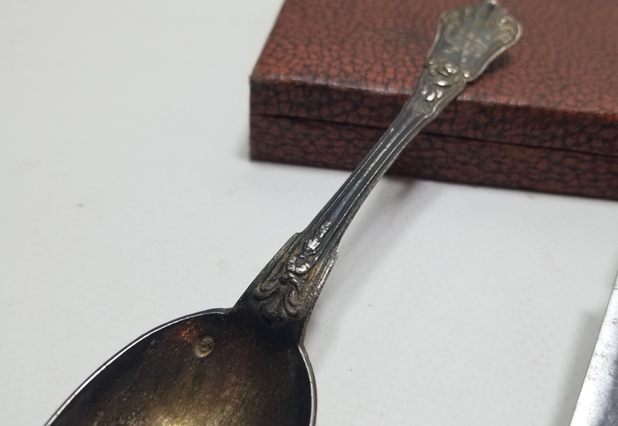 ORİJİNAL KUTUSUNDA TUĞRALI ÇATAL - KAŞIK - BIÇAK SETİ