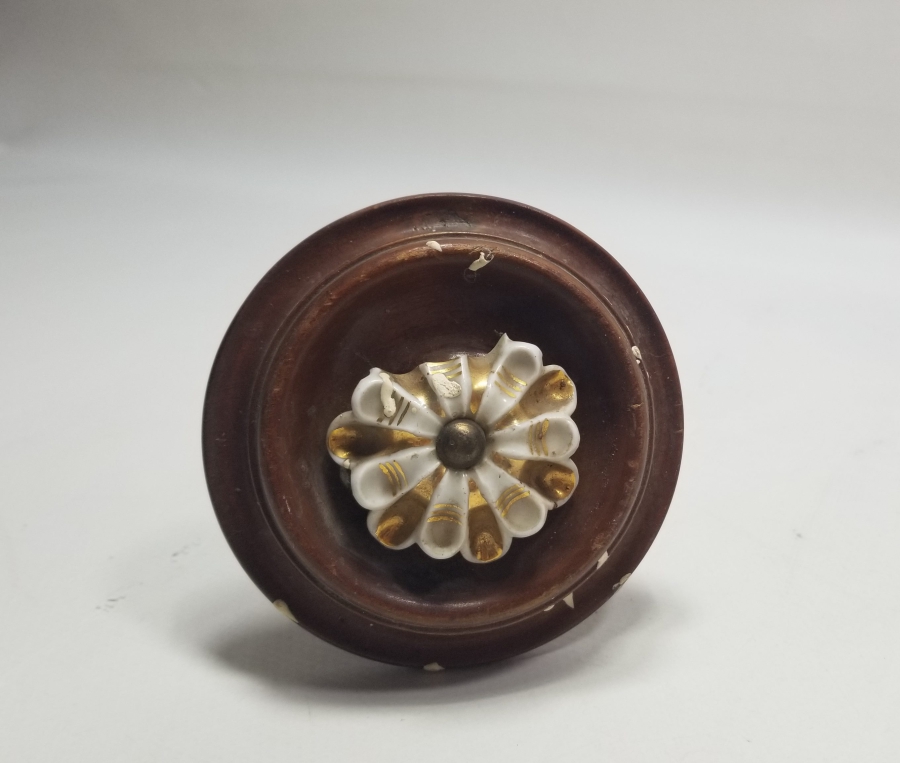 AHŞAP ÜZERİ ALTIN VERMEYLİ PORSELEN APLİKLİ OSMANLI DÖNEMİ NADİR KAPI KOLU