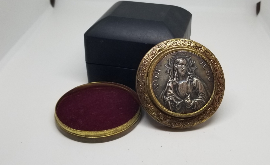 HZ İSA GÖRSELLİ GÜMÜŞ APLİKLİ ANTİKA KAPAKLI KUTU