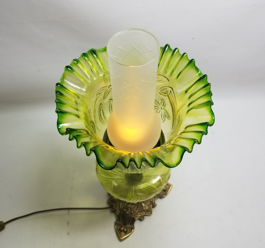 ANTİKA FRANSIZ GAZ LAMBASI FORMUNDA GECE LAMBASI