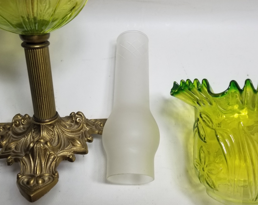 ANTİKA FRANSIZ GAZ LAMBASI FORMUNDA GECE LAMBASI