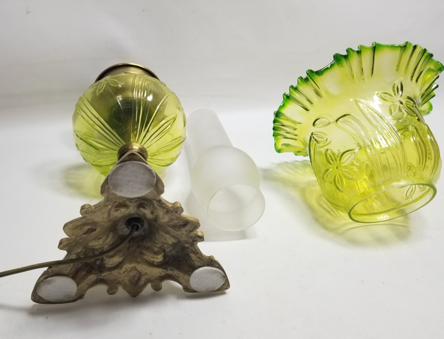 ANTİKA FRANSIZ GAZ LAMBASI FORMUNDA GECE LAMBASI