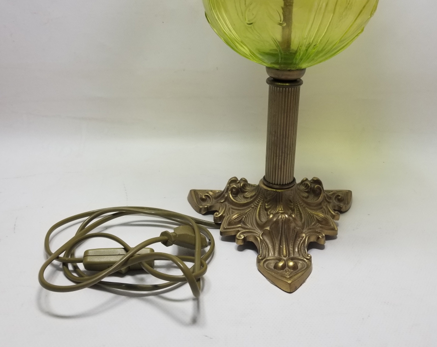 ANTİKA FRANSIZ GAZ LAMBASI FORMUNDA GECE LAMBASI