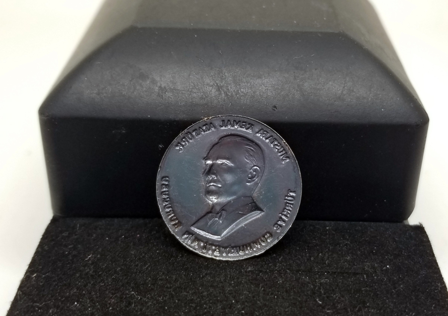 ANTİKA GÜMÜŞ ATATÜRK ROZETİ