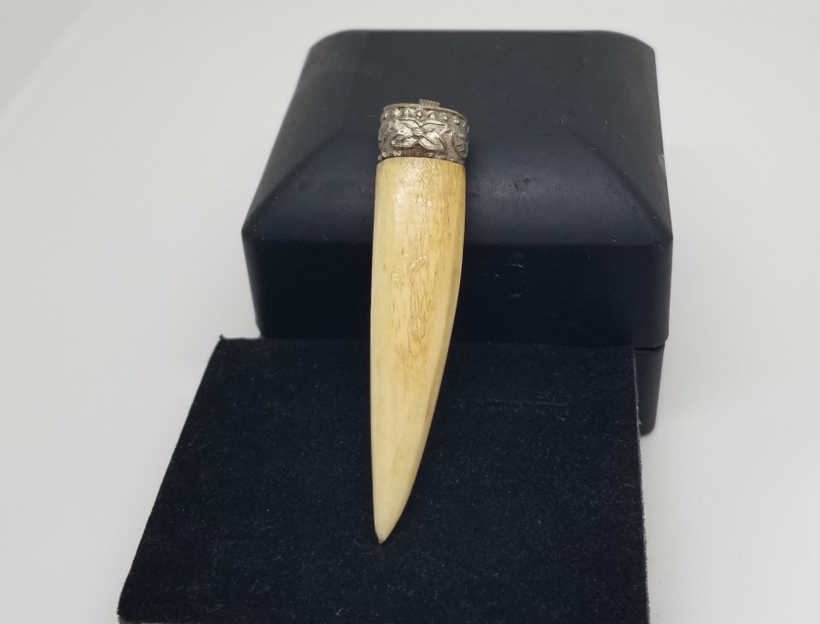 KAPLAN DİŞİNDEN YAPILMIŞ ÇOK NADİR UZAK DOĞU KOLYE