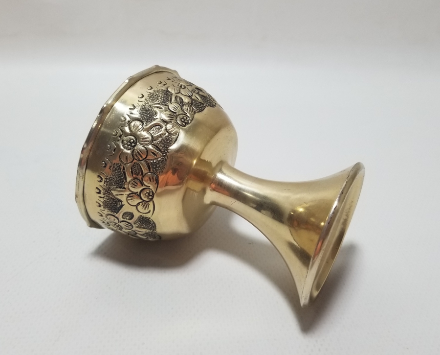 GÜMÜŞ KAPLAMA KABARTMA İŞÇİLİKLİ ANTİKA MUMLUK