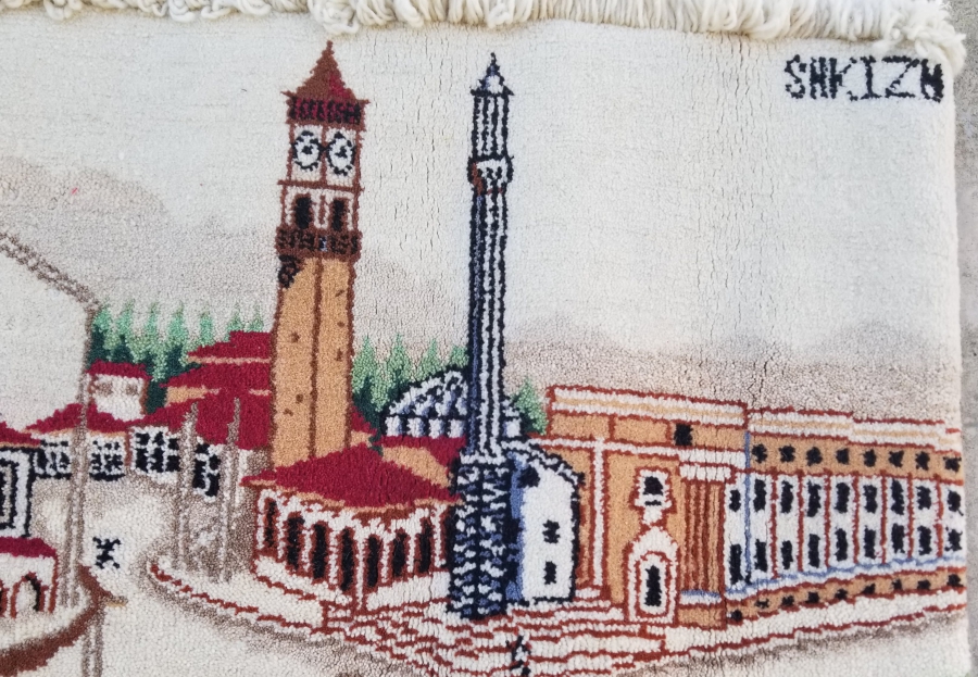 1937 TARİHLİ EL DOKUMA TİRAN - ARNAVUTLUK GÖRSELLİ DUVAR HALISI