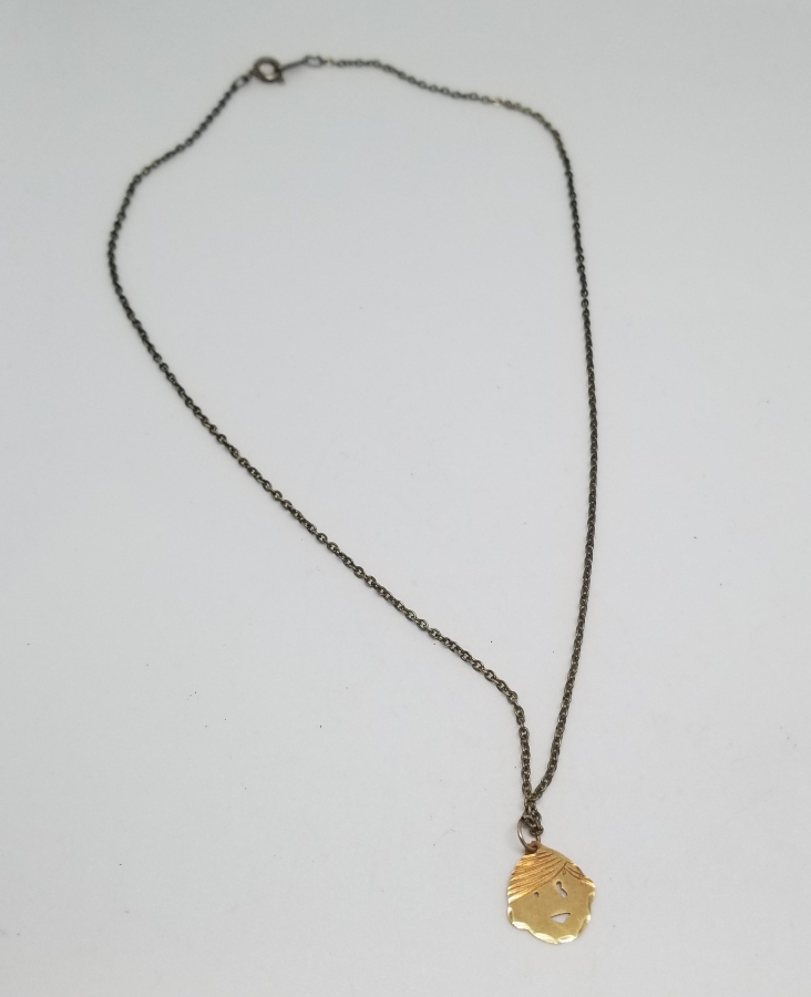 ÇOCUK GÖRSELLİ EL YAPIMI 14 AYAR ALTIN ANTİKA DOĞDULUK HEDİYESİ