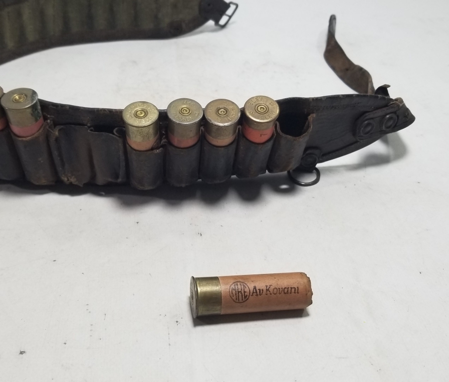 İÇİNDE BOŞ FİŞEKLER BULUNAN ANTİKA DERİ FİŞEKLİK - KÜTÜKLÜK