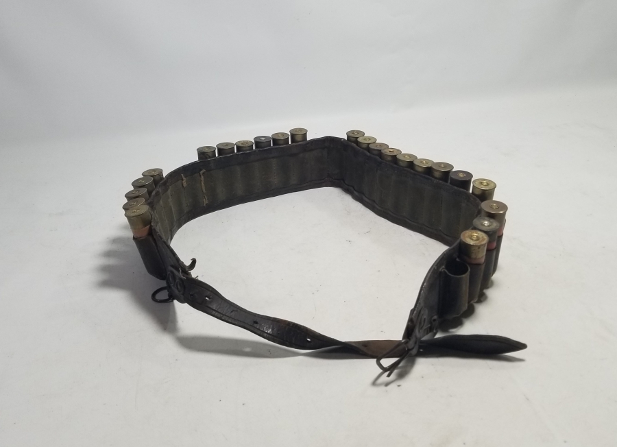 İÇİNDE BOŞ FİŞEKLER BULUNAN ANTİKA DERİ FİŞEKLİK - KÜTÜKLÜK