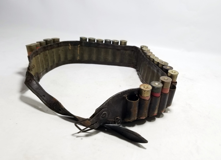 İÇİNDE BOŞ FİŞEKLER BULUNAN ANTİKA DERİ FİŞEKLİK - KÜTÜKLÜK