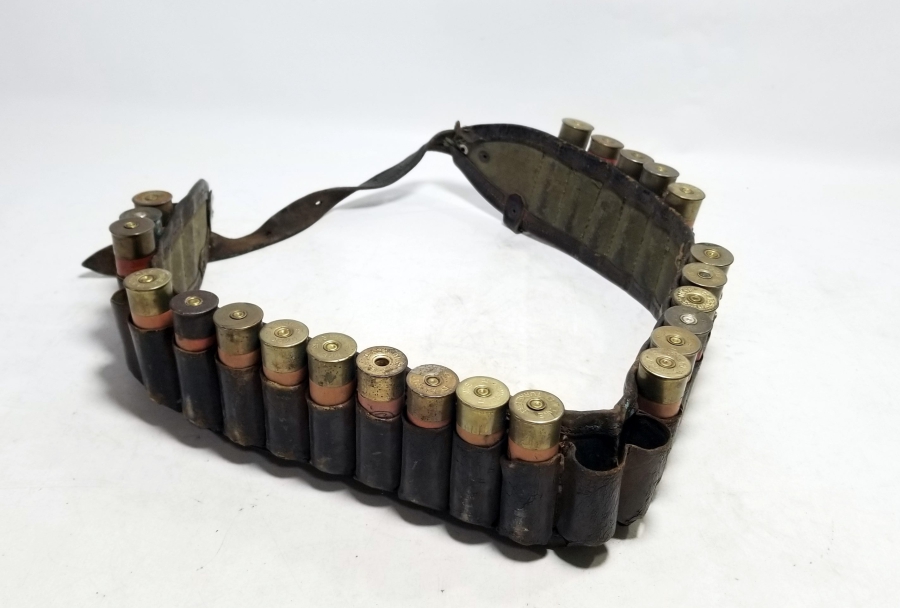 İÇİNDE BOŞ FİŞEKLER BULUNAN ANTİKA DERİ FİŞEKLİK - KÜTÜKLÜK