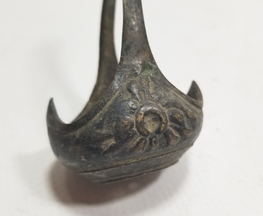 OSMANLI DÖNEMİ KABARTMA İŞÇİLİKLİ VE HİLALLİ BRONZ PİŞTOV ÇANAĞI