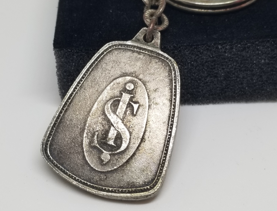 GÜMÜŞ KAPLAMA ANTİKA İŞ BANKASI ANAHTARLIK