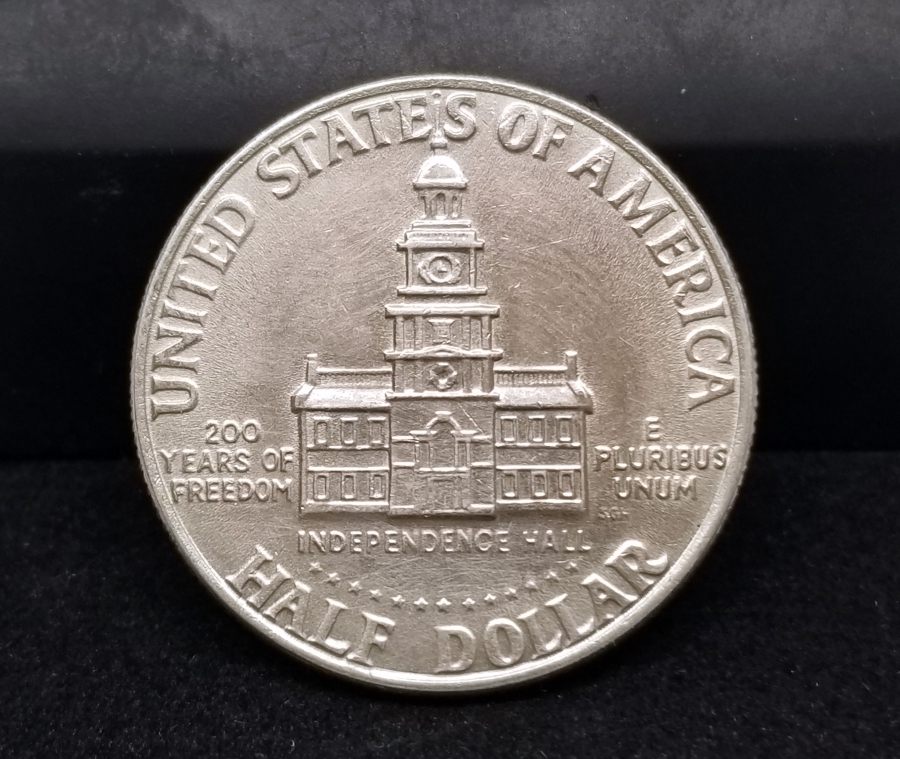 YÜKSEK KONDSİYONDA KOLEKSİYONLUK 1976 GÜMÜŞ AMERİKAN YARIM DOLAR