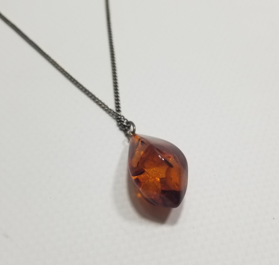 İÇİ BİTKİ FOSİLLİ ANTİKA DAMLA KEHRİBAR GERDANLIK