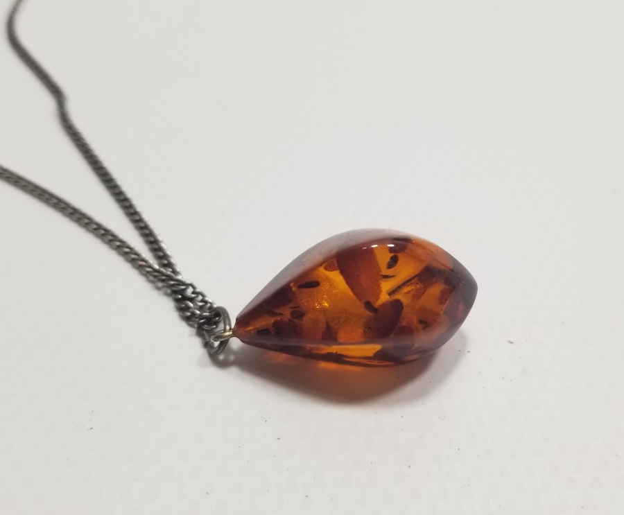 İÇİ BİTKİ FOSİLLİ ANTİKA DAMLA KEHRİBAR GERDANLIK