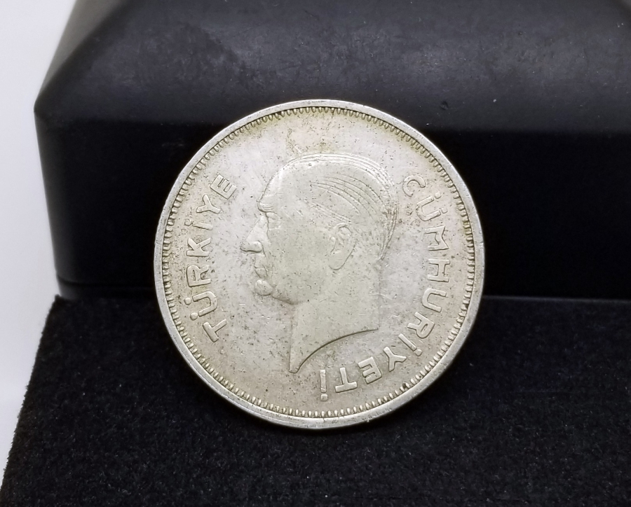 YÜKSEK KONDSİYONDA KOLEKSİYONLUK 1937 YILI NADİR GÜMÜŞ 1 LİRA