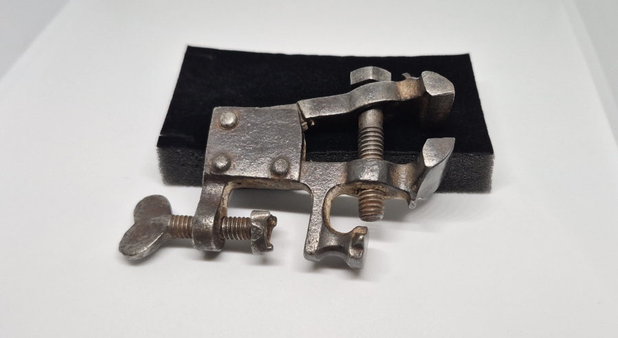 PRİMİTİF FORMDA ANTİKA MENGENE