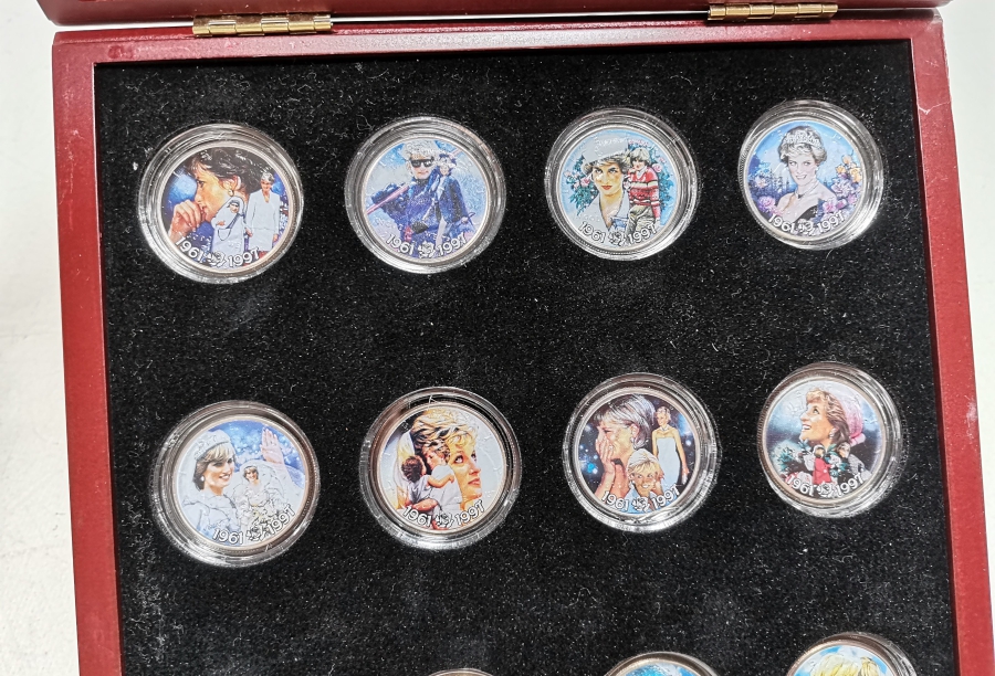 PRENSES DIANA KONULU AHŞAP KUTUSUNDA ÖZEL YAPIM GÜMÜŞ KAPLAMA HATIRA PARA SETİ