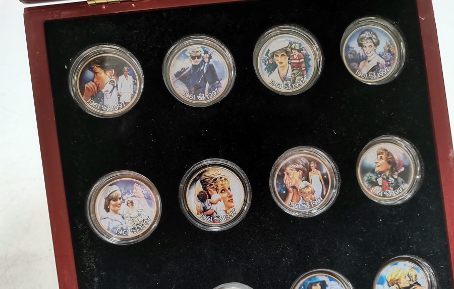 PRENSES DIANA KONULU AHŞAP KUTUSUNDA ÖZEL YAPIM GÜMÜŞ KAPLAMA HATIRA PARA SETİ