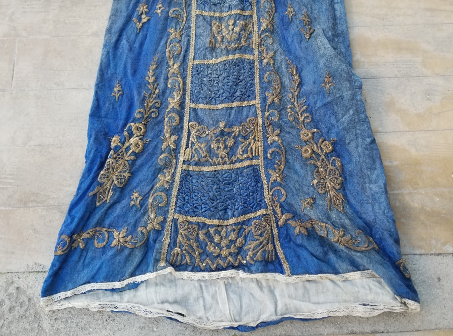 OSMANLI DÖNEMİ İPEK KADİFE BİNDALLI ELBİSE