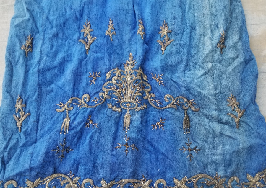 OSMANLI DÖNEMİ İPEK KADİFE BİNDALLI ELBİSE