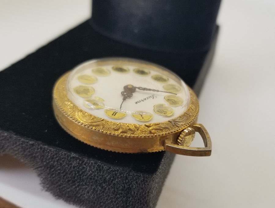 ALTIN KAPLAMA ANTİKA KURMALI KOLYE SAAT