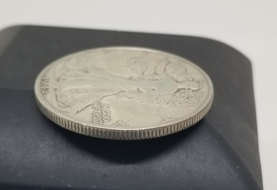 YÜKSEK KONDSİYONDA KOLEKSİYONLUK 1942 GÜMÜŞ YARIM DOLAR