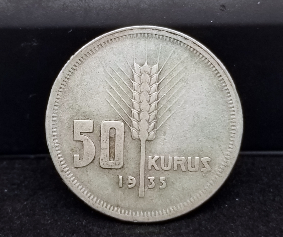 YÜKSEK KONDSİYONDA KOLEKSİYONLUK 1935 GÜMÜŞ 50 KURUŞ