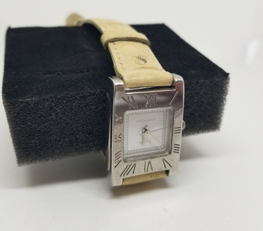 ÇALIŞIR DURUMDA PİLLİ KOL SAATİ