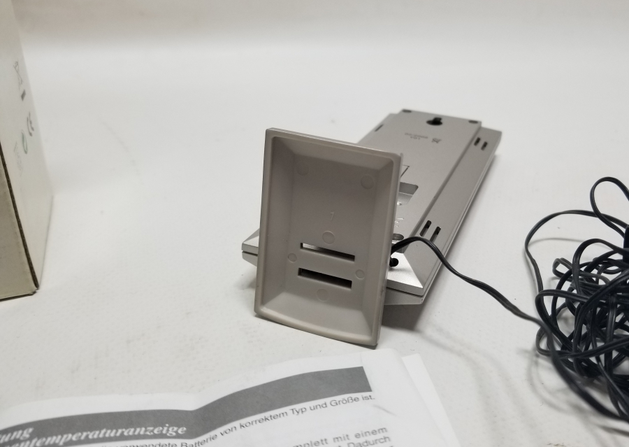 ORİJİNAL KUTUSUNDA 1990LARDAN SAATLİ TERMOMETRE