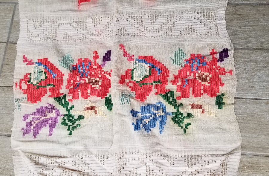 KANAVİÇE İŞÇİLİKLİ EL YAPIMI OSMANLI DÖNEMİ PERDE PARÇASI