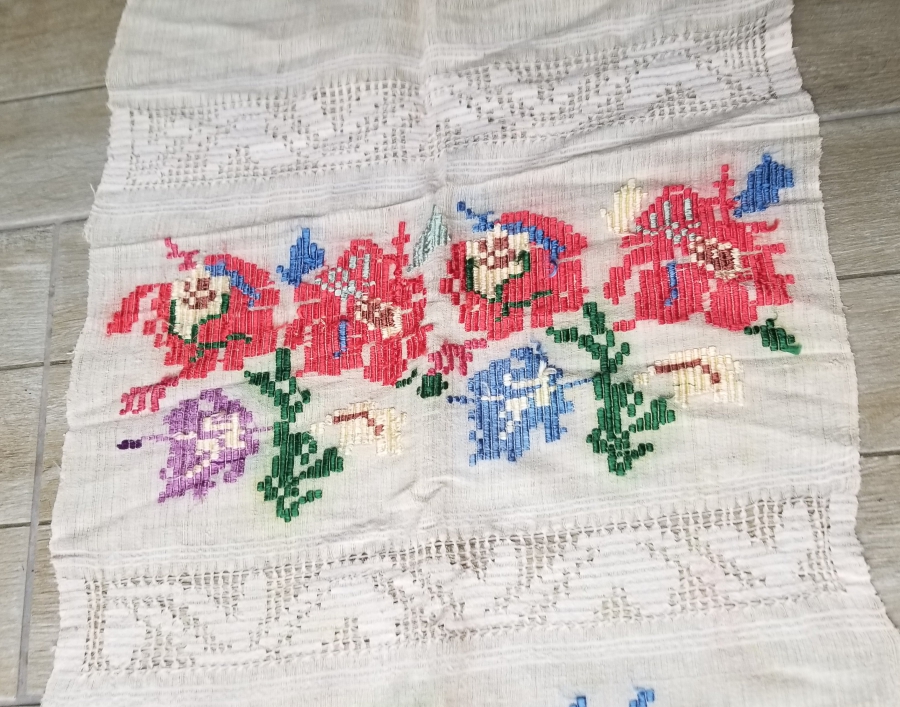 KANAVİÇE İŞÇİLİKLİ EL YAPIMI OSMANLI DÖNEMİ PERDE PARÇASI