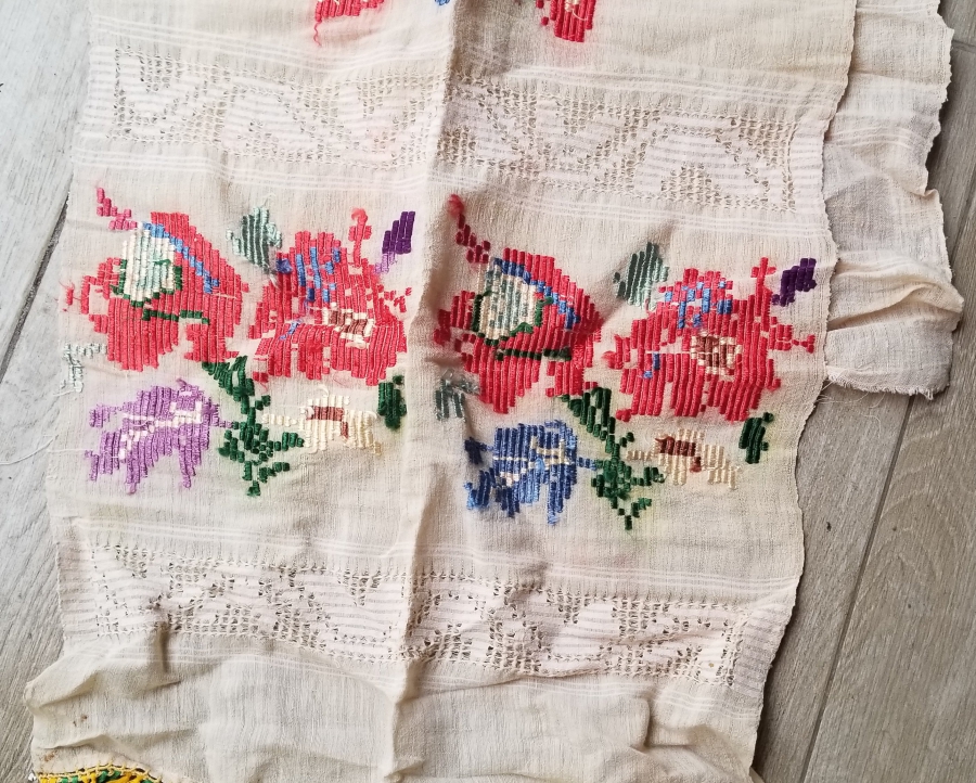 KANAVİÇE İŞÇİLİKLİ EL YAPIMI OSMANLI DÖNEMİ PERDE PARÇASI