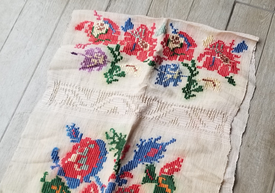 KANAVİÇE İŞÇİLİKLİ EL YAPIMI OSMANLI DÖNEMİ PERDE PARÇASI