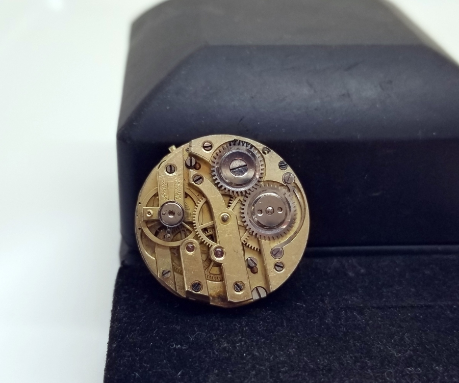 ÜZERİ ALTIN DAMLALI ANTİKA CEP SAATİ MAKİNASI