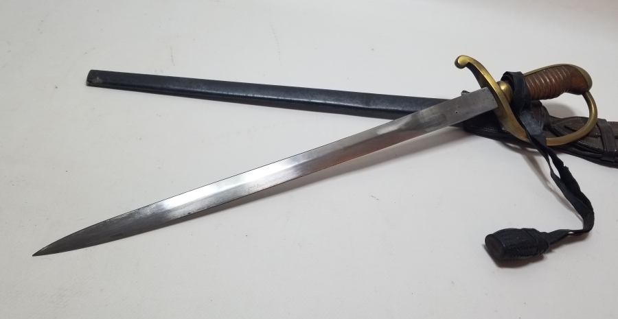 OSMANLI DÖNEMİ ORİJİNAL BEL ASKISI VE KAMUFLAJ PÜSKÜLÜYLE ALLAH BİZİMLE YAZILI NADİR BOYDA TOPÇU KILICI - TOPÇU SUBAYI'NIN SON SAVUNMA KILICI