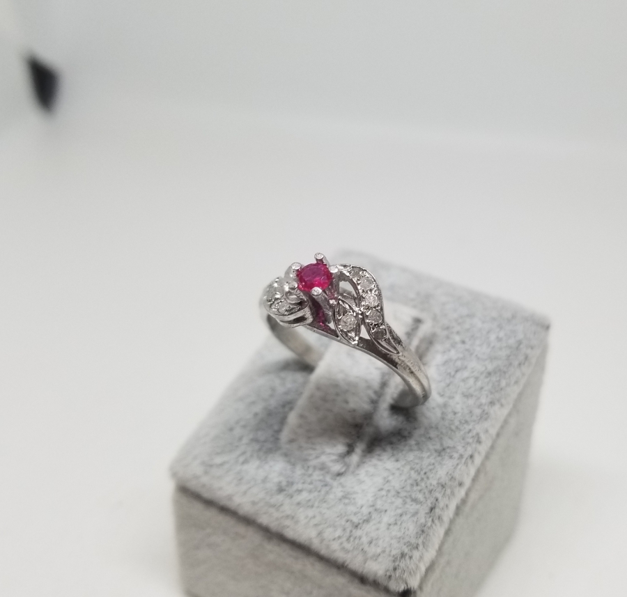 YAKUT VE PIRLANTA TAŞLI SALYANGOZ MODEL YÜZÜK