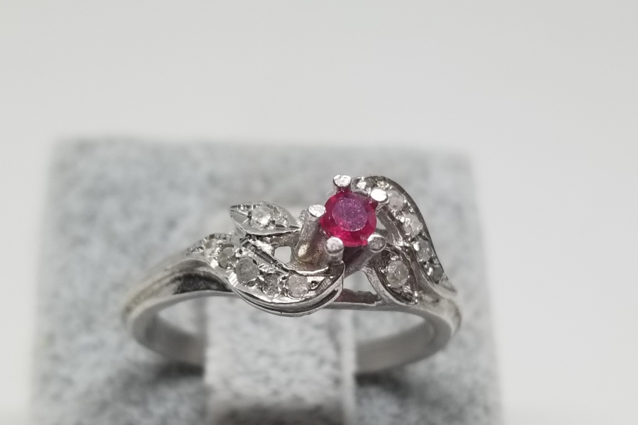 YAKUT VE PIRLANTA TAŞLI SALYANGOZ MODEL YÜZÜK