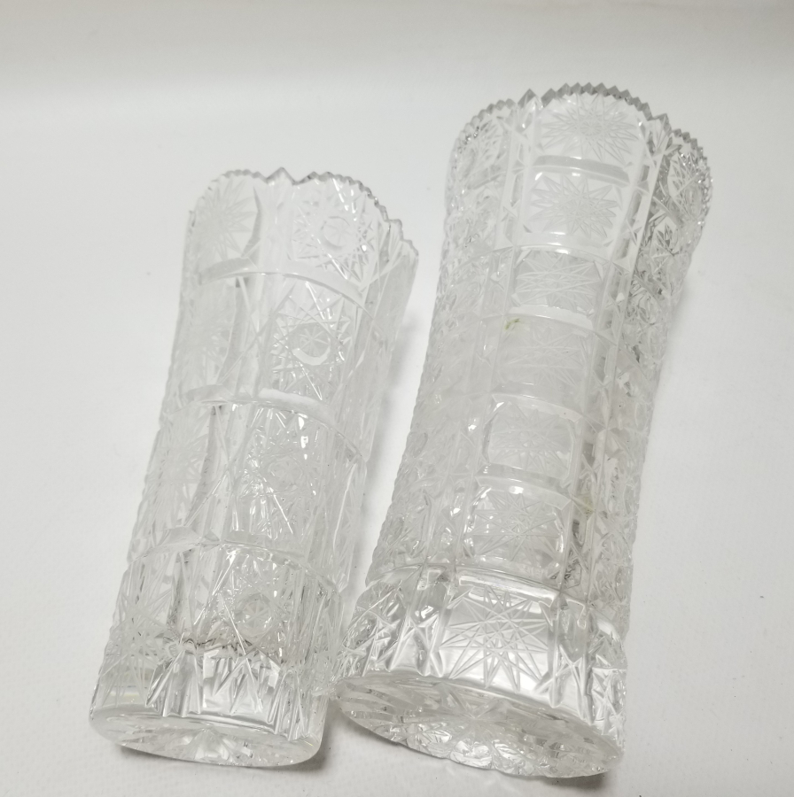 KRİSTAL KESME İŞÇİLİKLİ İKİ ADET ANTİKA CAM VAZO