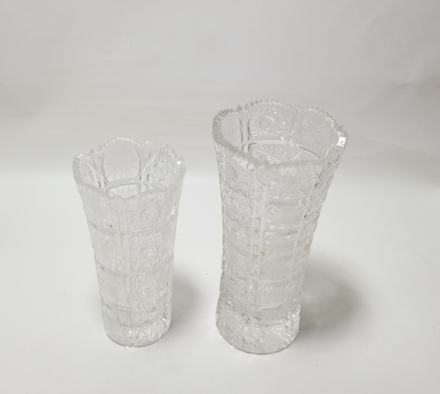 KRİSTAL KESME İŞÇİLİKLİ İKİ ADET ANTİKA CAM VAZO