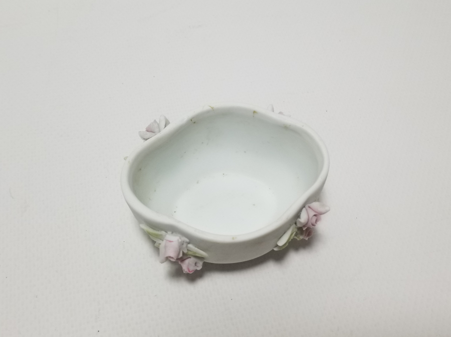 KABARTMA İŞÇİLİKLİ ANTİKA JARDİNYER