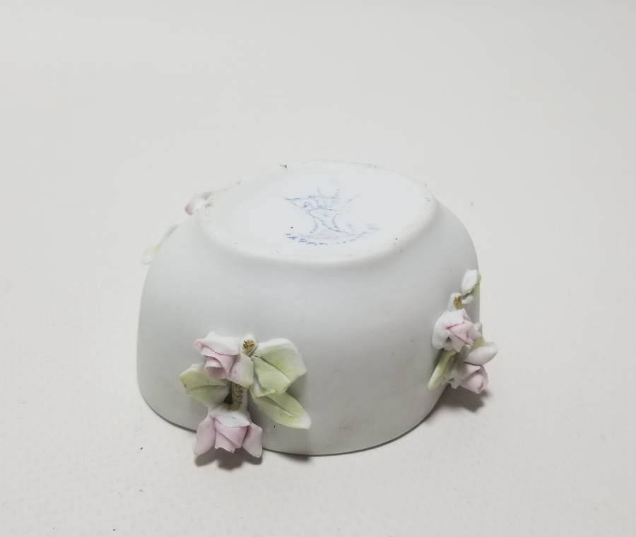 KABARTMA İŞÇİLİKLİ ANTİKA JARDİNYER